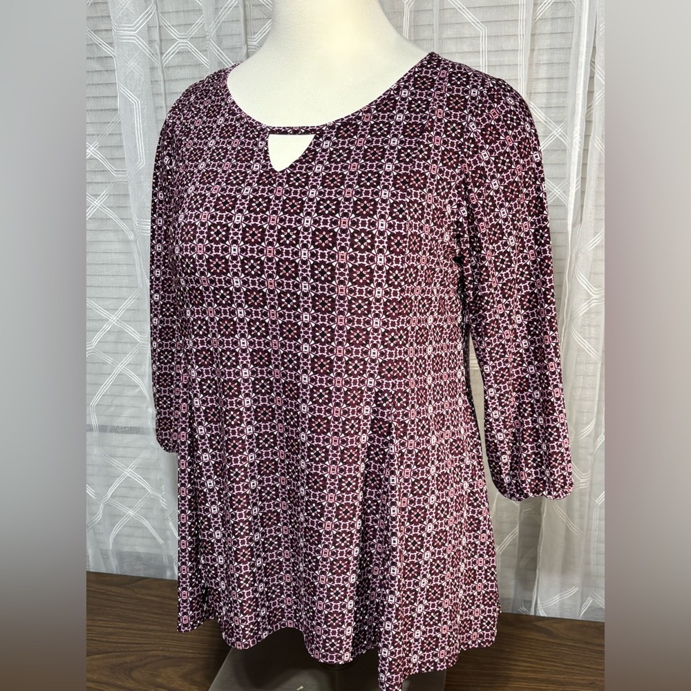 Hold Dress Barn 2X Women’s Keyhole Neck 3/4 Sleeve Printed Top - Plum 25p2p 31”L